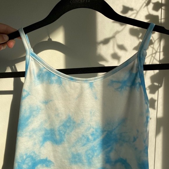 blue tie die crop top - Picture 2 of 2